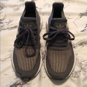 Adidas ortholite tennis shoes